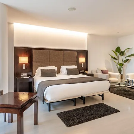 Diagonal Plaza Hotell 4*