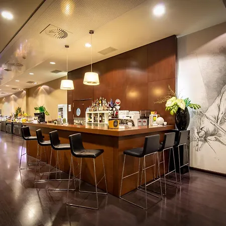 فندق Diagonal Plaza