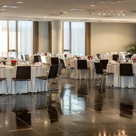 Diagonal Plaza 4*