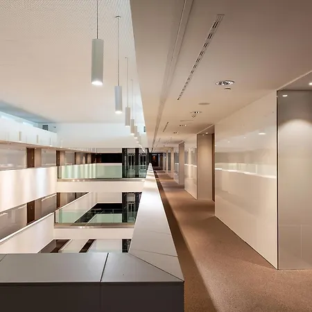 Diagonal Plaza فندق 4*