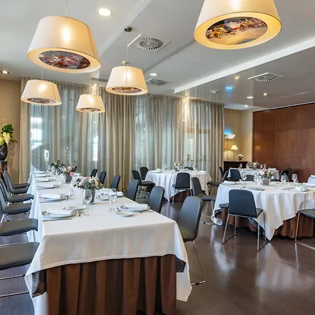 Szálloda Diagonal Plaza 4*