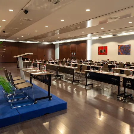 Diagonal Plaza فندق 4*