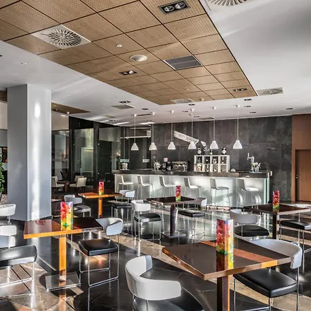 Diagonal Plaza 4* Σαραγόσα