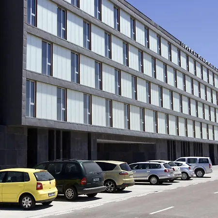 Diagonal Plaza 4*