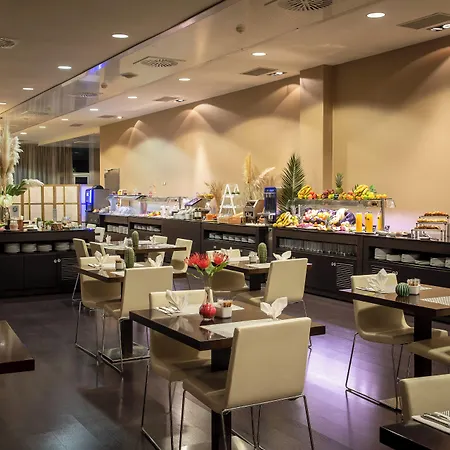 Diagonal Plaza 4*