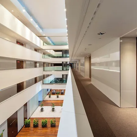 Diagonal Plaza 4* Zaragoza