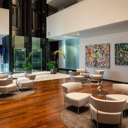Diagonal Plaza Hotel